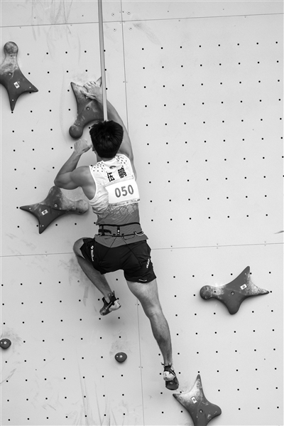 铭创配资 全国攀岩锦标赛复出摘银&#32;伍鹏失误后还能赢并非全靠运气